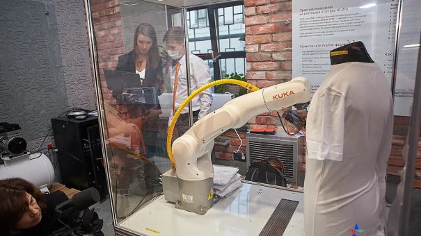 KUKA Robotics на Форуме индустриальной роботизации
